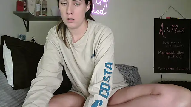 urdesire25 online show from 12/23/25, 05:40