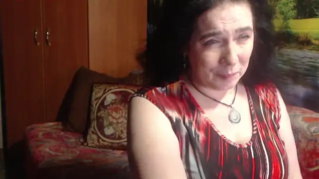 Snapshot of RositaSky chatting on 02/08/25, 11:33 RositaSky online show from 02/08/25, 11:33