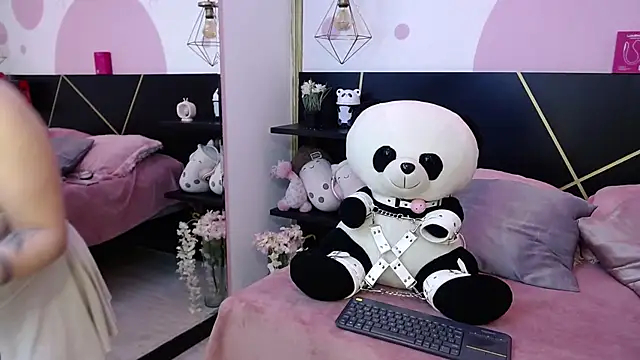 Snapshot of DanniAbbey chatting on 11/09/25, 11:58 DanniAbbey online show from 11/09/25, 11:58