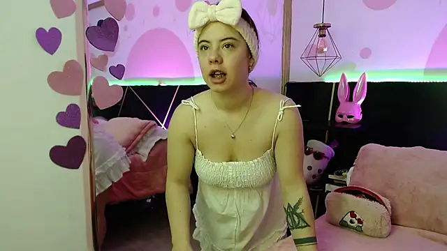 Snapshot of DanniAbbey chatting on 02/09/26, 11:41 DanniAbbey online show from 02/09/26, 11:41