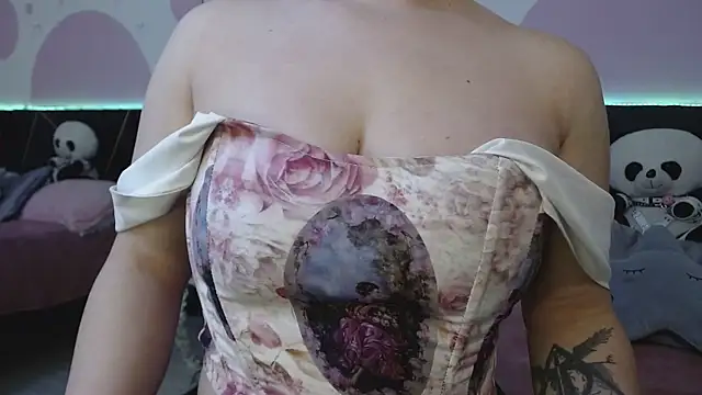 Snapshot of DanniAbbey chatting on 11/14/25, 12:09 DanniAbbey online show from 11/14/25, 12:09