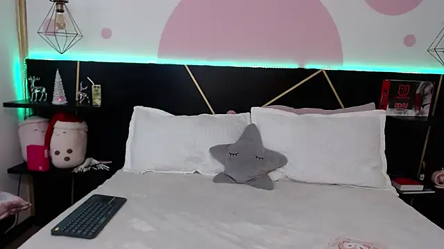 Snapshot of DanniAbbey chatting on 12/22/25, 02:06 DanniAbbey online show from 12/22/25, 02:06