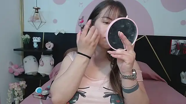 Snapshot of DanniAbbey chatting on 09/25/25, 11:38 DanniAbbey online show from 09/25/25, 11:38