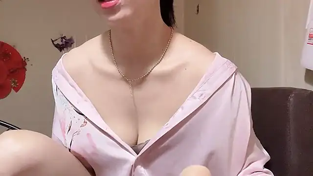 LinhChi 9x online show from 05/22/26, 12:41