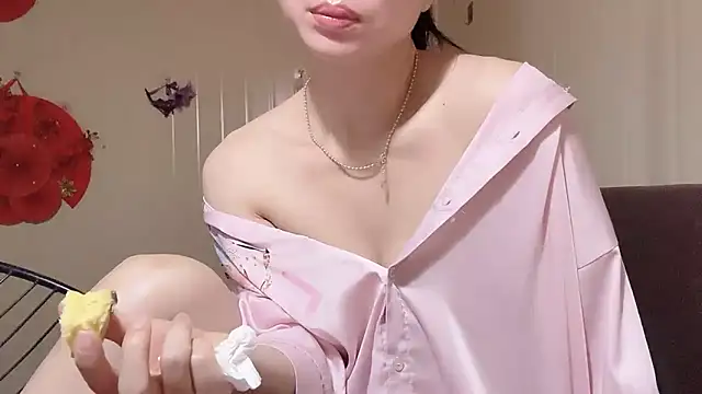 LinhChi 9x online show from 05/18/26, 12:22