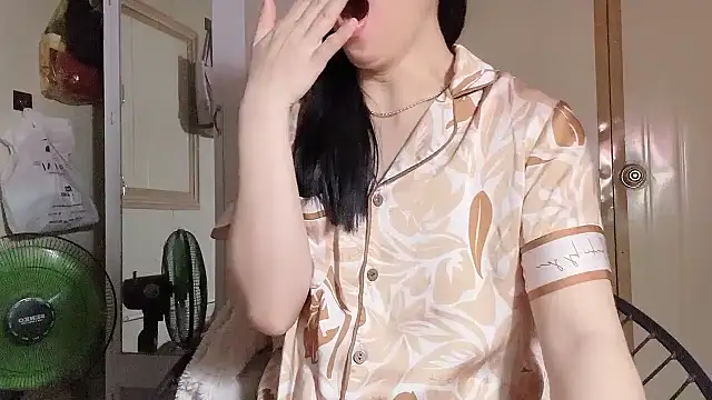 LinhChi 9x online show from 04/23/26, 01:46