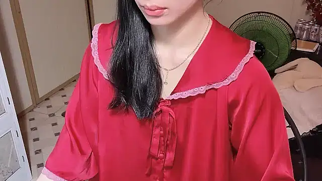 Snapshot of LinhChi_9x chatting on 06/13/26, 11:56 LinhChi 9x online show from 06/13/26, 11:56
