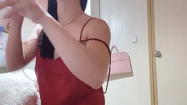 LinhChi 9x online show from 02/16/26, 01:48