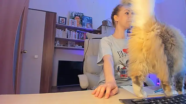 Snapshot of LylithSkye chatting on 04/06/26, 02:07 LylithSkye online show from 04/06/26, 02:07