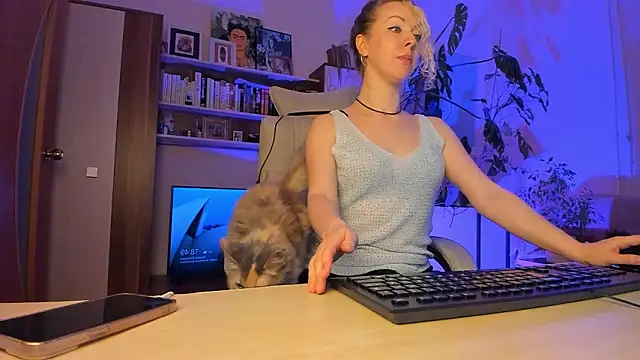 Snapshot of LylithSkye chatting on 03/28/26, 02:51 LylithSkye online show from 03/28/26, 02:51