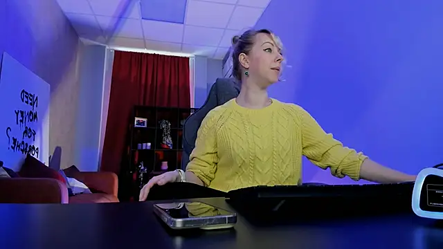 Snapshot of LylithSkye chatting on 02/04/26, 11:38 LylithSkye online show from 02/04/26, 11:38