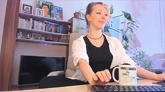 Snapshot of LylithSkye chatting on 03/13/26, 01:05 LylithSkye online show from 03/13/26, 01:05