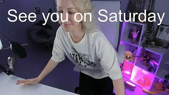 Snapshot of LylithSkye chatting on 03/15/25, 08:04 LylithSkye online show from 03/15/25, 08:04