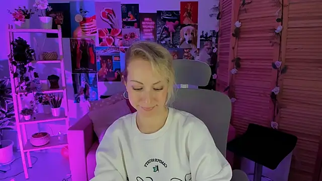 Snapshot of LylithSkye chatting on 03/09/25, 10:41 LylithSkye online show from 03/09/25, 10:41