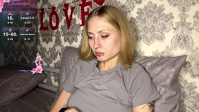 Snapshot of MarthaGees chatting on 10/24/25, 04:17 MarthaGees online show from 10/24/25, 04:17