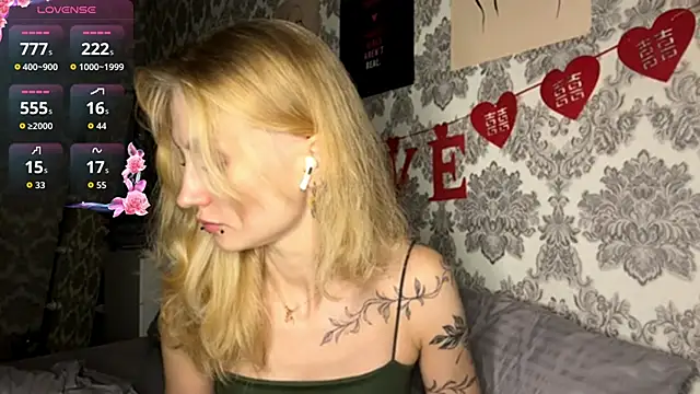 Snapshot of MarthaGees chatting on 09/28/25, 03:19 MarthaGees online show from 09/28/25, 03:19