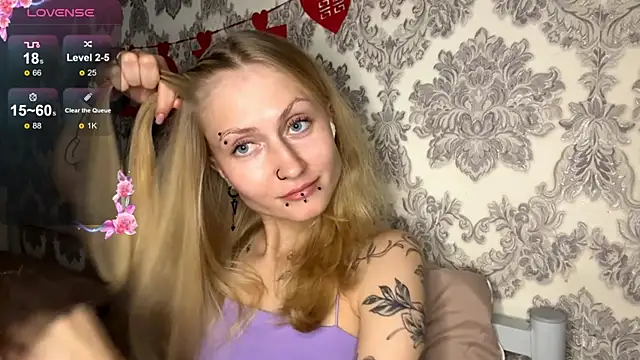 Snapshot of MarthaGees chatting on 10/19/25, 03:37 MarthaGees online show from 10/19/25, 03:37