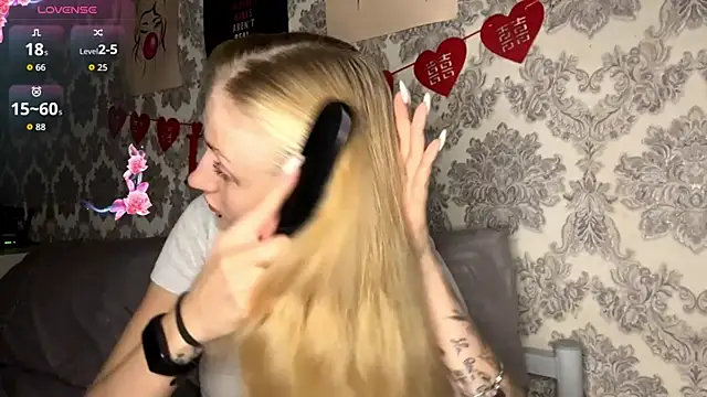 Snapshot of MarthaGees chatting on 09/30/25, 03:40 MarthaGees online show from 09/30/25, 03:40