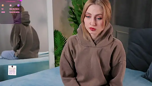 Snapshot of MarthaGees chatting on 03/22/25, 03:20 MarthaGees online show from 03/22/25, 03:20