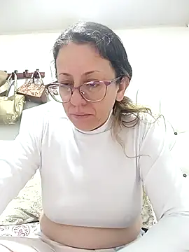 Snapshot of miss_hanna07 chatting on 01/13/26, 12:42 miss hanna07 online show from 01/13/26, 12:42