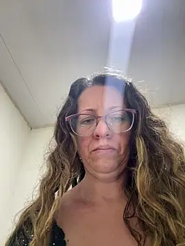 Snapshot of miss_hanna07 chatting on 12/23/25, 09:41 miss hanna07 online show from 12/23/25, 09:41