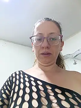 Snapshot of miss_hanna07 chatting on 10/15/25, 10:01 miss hanna07 online show from 10/15/25, 10:01