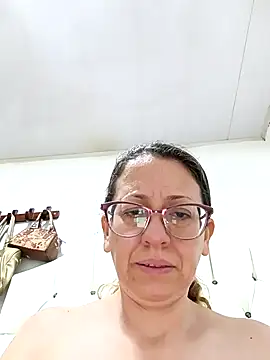 Snapshot of miss_hanna07 chatting on 01/14/26, 12:53 miss hanna07 online show from 01/14/26, 12:53