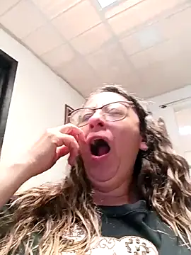 miss hanna07 online show from 12/16/25, 04:11