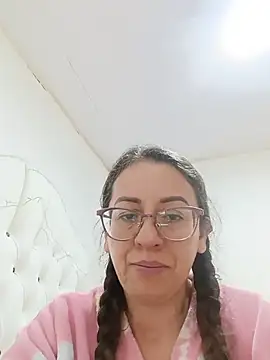 Snapshot of miss_hanna07 chatting on 07/12/26, 02:40 miss hanna07 online show from 07/12/26, 02:40