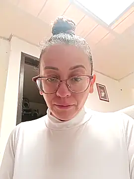 Snapshot of miss_hanna07 chatting on 02/02/26, 05:12 miss hanna07 online show from 02/02/26, 05:12