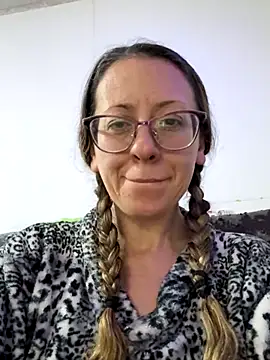 Snapshot of miss_hanna07 chatting on 09/14/25, 01:17 miss hanna07 online show from 09/14/25, 01:17