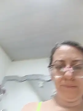 Snapshot of miss_hanna07 chatting on 06/08/26, 04:18 miss hanna07 online show from 06/08/26, 04:18