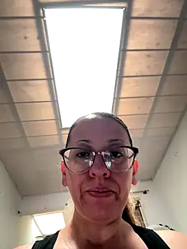 Snapshot of miss_hanna07 chatting on 09/27/25, 03:18 miss hanna07 online show from 09/27/25, 03:18