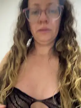 miss hanna07 online show from 12/17/25, 10:20