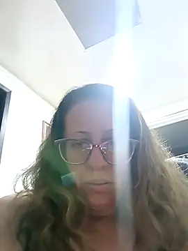 Snapshot of miss_hanna07 chatting on 03/15/25, 12:04 miss hanna07 online show from 03/15/25, 12:04