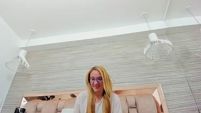 Snapshot of maddy_cartter chatting on 10/01/25, 11:47 maddy cartter online show from 10/01/25, 11:47