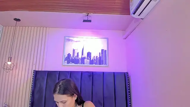 Snapshot of diosa_cristal chatting on 06/17/26, 03:39 diosa cristal online show from 06/17/26, 03:39