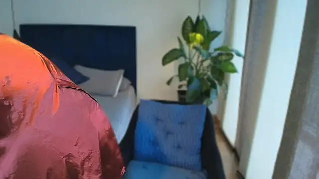 pansuggarofficial online show from 03/18/26, 01:57