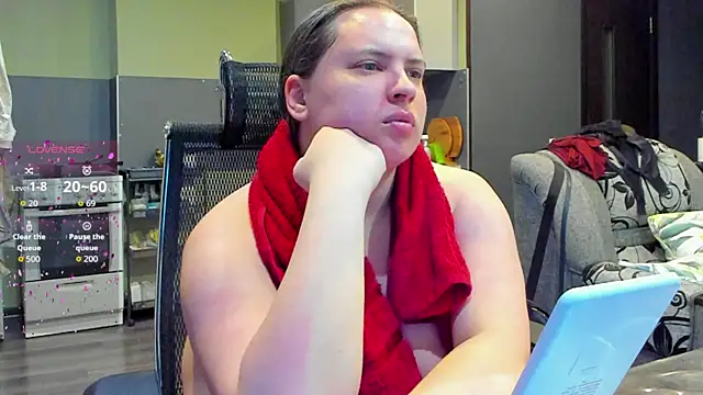 Snapshot of 1lindsey1 chatting on 10/18/25, 03:03 1lindsey1 online show from 10/18/25, 03:03