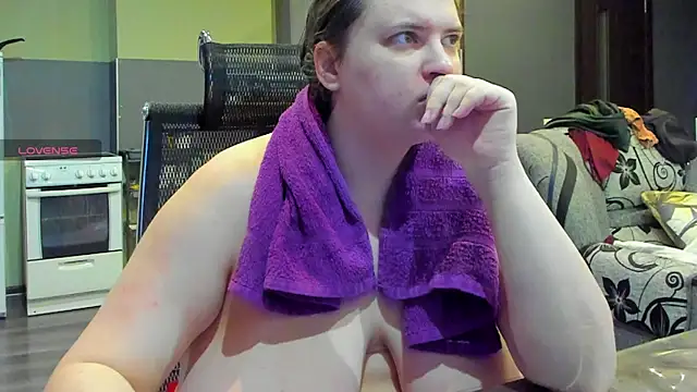 Snapshot of 1lindsey1 chatting on 10/02/25, 12:30 1lindsey1 online show from 10/02/25, 12:30