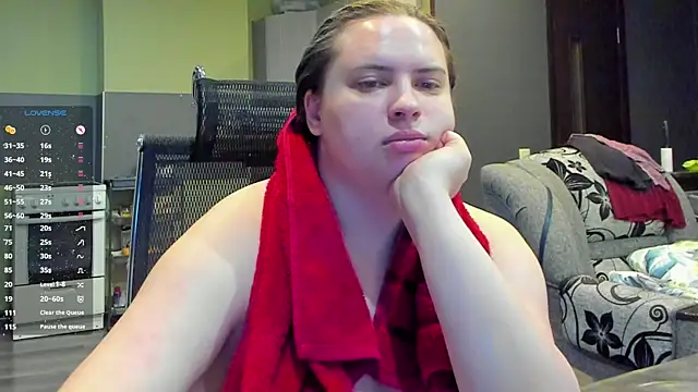 Snapshot of 1lindsey1 chatting on 11/19/25, 11:10 1lindsey1 online show from 11/19/25, 11:10