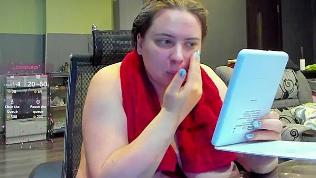 Snapshot of 1lindsey1 chatting on 11/17/25, 11:25 1lindsey1 online show from 11/17/25, 11:25