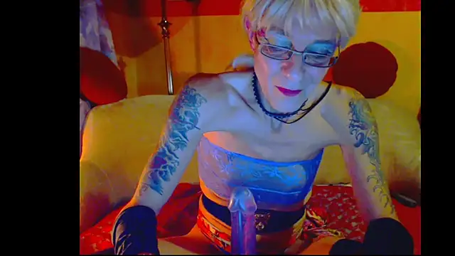 cuxladyboy online show from 11/30/25, 12:11