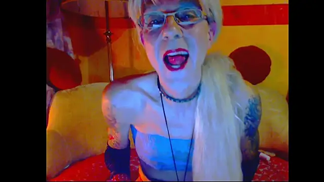 cuxladyboy online show from 10/17/25, 12:47