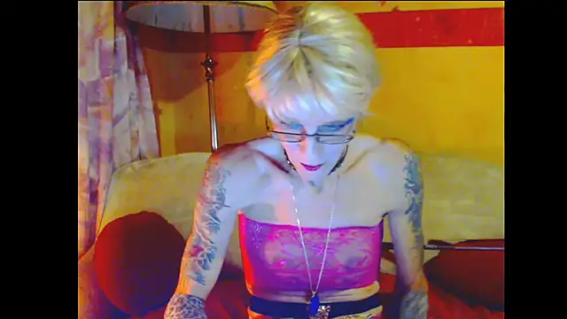 cuxladyboy online show from 12/29/24, 09:50