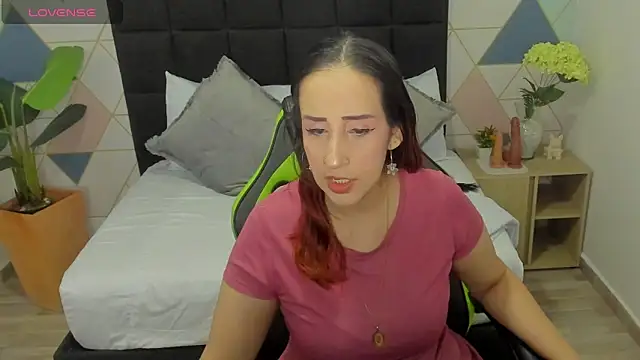 Snapshot of jadde13_ chatting on 11/04/25, 08:34 jadde13 online show from 11/04/25, 08:34