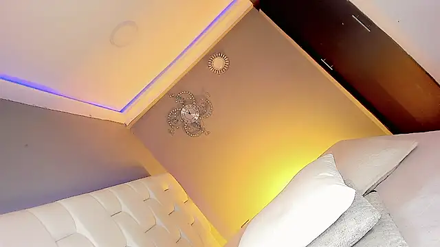 Babyenderlyn online show from 05/19/26, 01:56