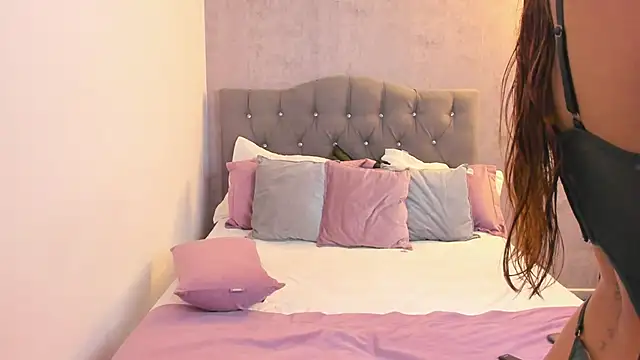 gia watsonn online show from 11/20/25, 05:02