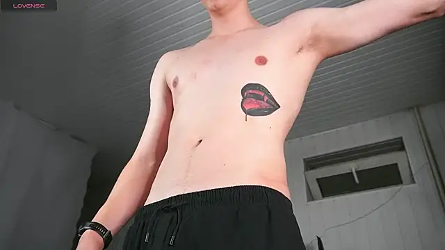 dustyn fox online show from 10/24/25, 04:39