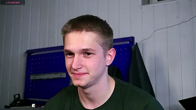 dustyn fox online show from 11/08/25, 03:04